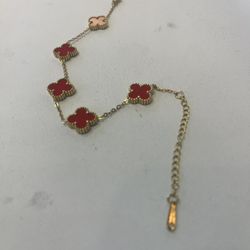 Elegant Red Clover Gold Bracelet – Luxury Style Jewelry
