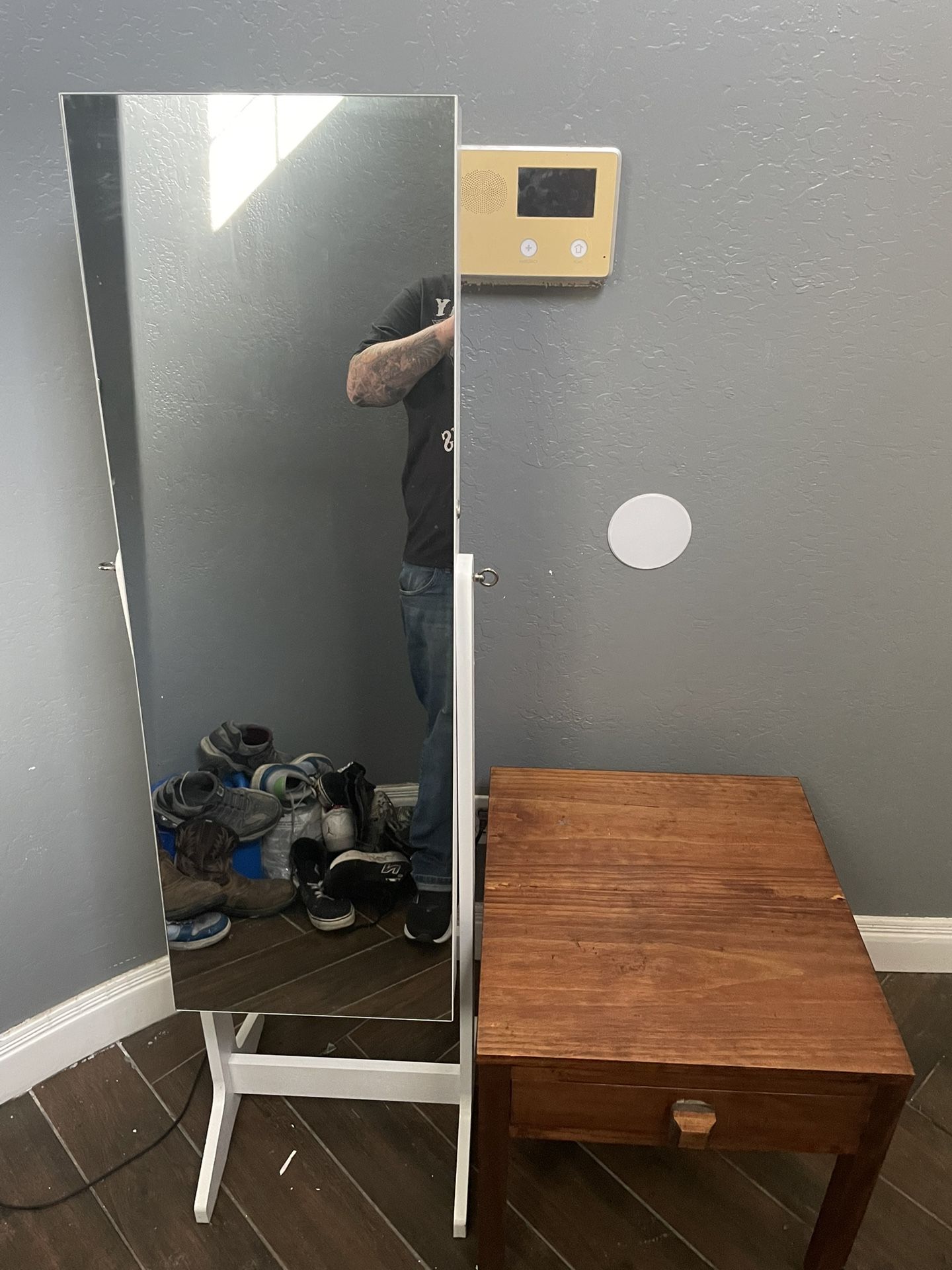 vanity and end table