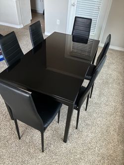 Dinning table with 4 chairs