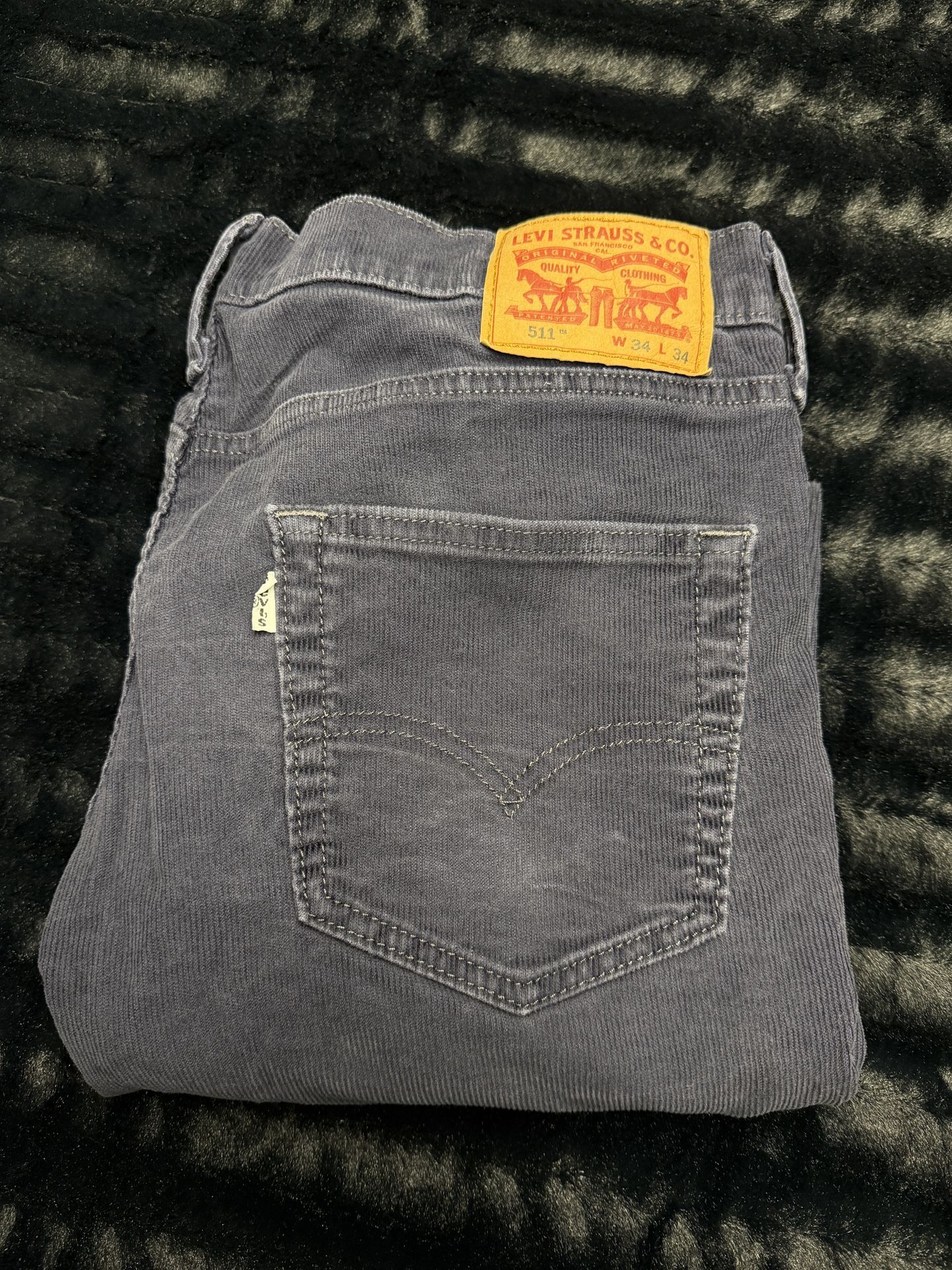 Levi's 511 Slim Stretch Men’s 34x34 Navy Corduroy Jeans in good shape!