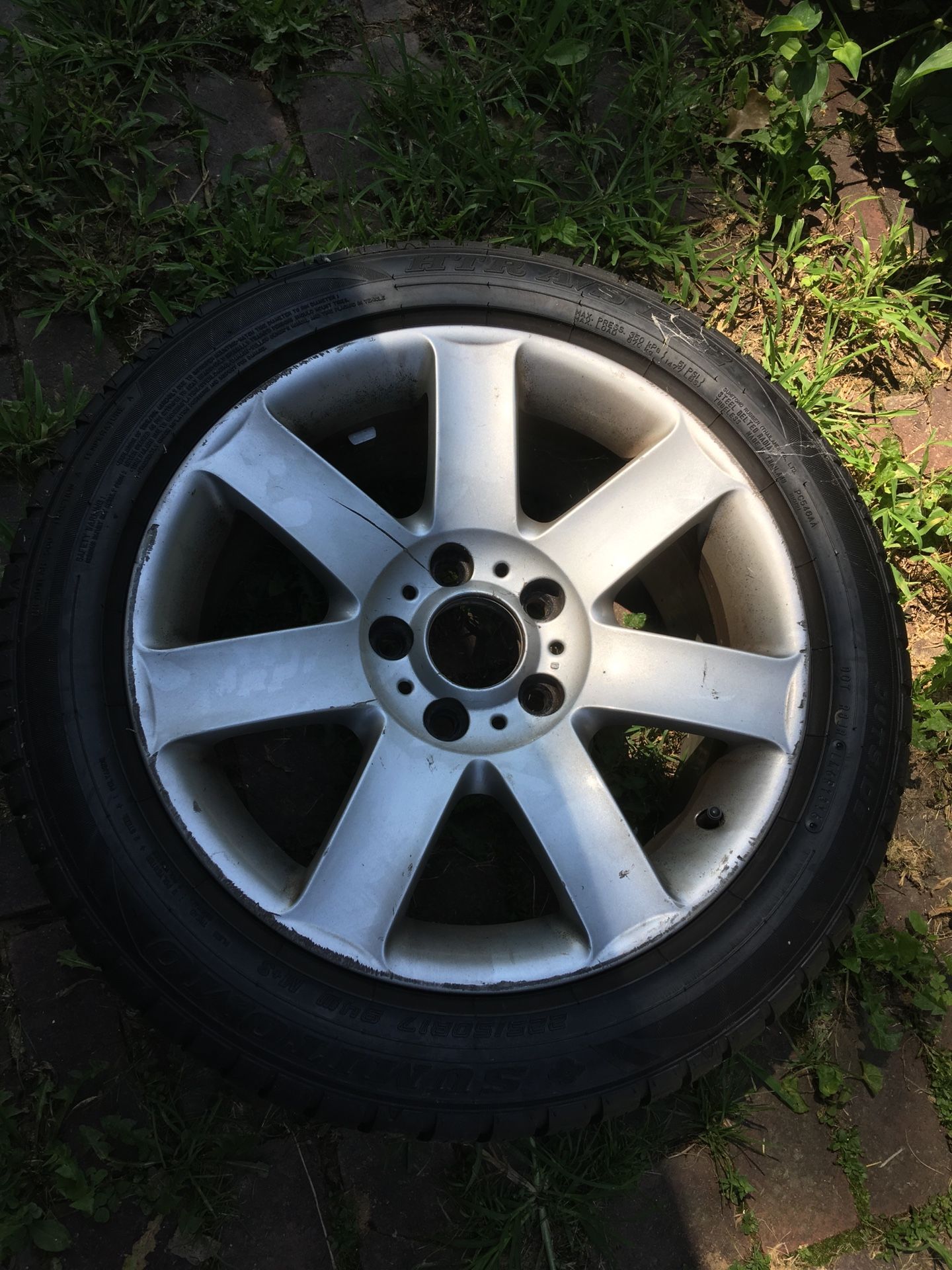 Tire 225 50 17 Sumitomo + Rim for all BMW e46 in great condition