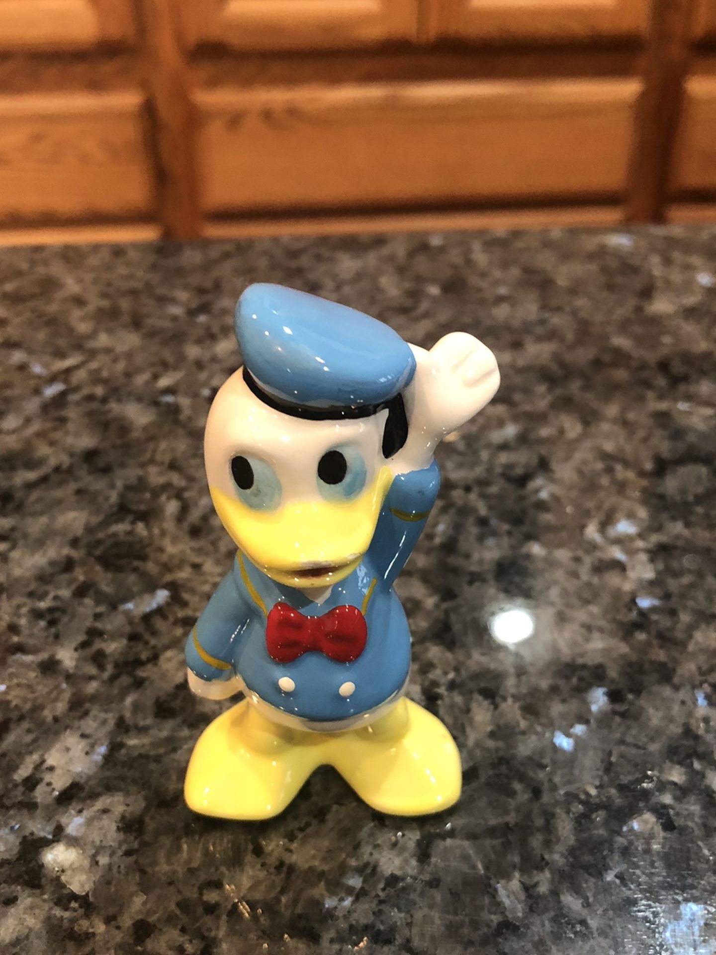 Vintage Walt Disney Donald Duck Ceramic Figure. Size 3 inches tall. Preowned excellent condition