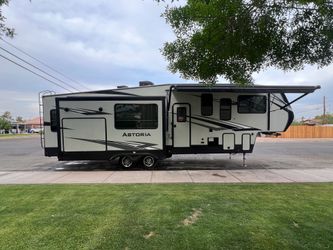 2019 Dutchman Aerolite Astoria - 30’