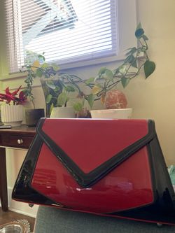 Pinup Couture Chevron Purse Red/Black