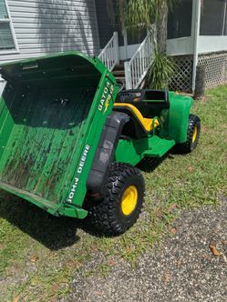 John Deere Gator