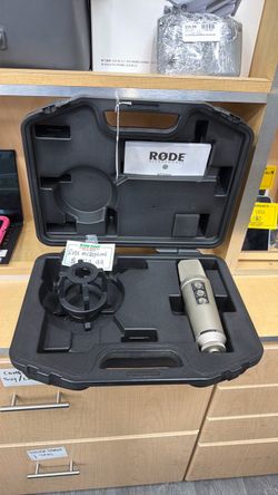 Rode NT2000 Large-Diaphragm Condenser Microphone