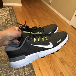 Nike Free G golf shoes