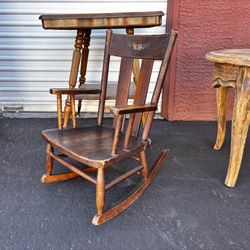 2 Piece Like NEW VINTAGE Rocking Chair & TABLE $50each *MAKEanOFFER*