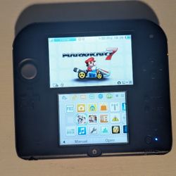 Nintendo 2DS Blue - Mario Kart Included 