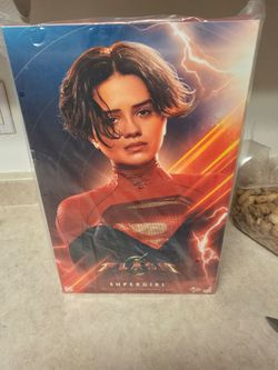 MMS715 HOT TOYS SUPERGIRL FORM THE FLASH MOVIE