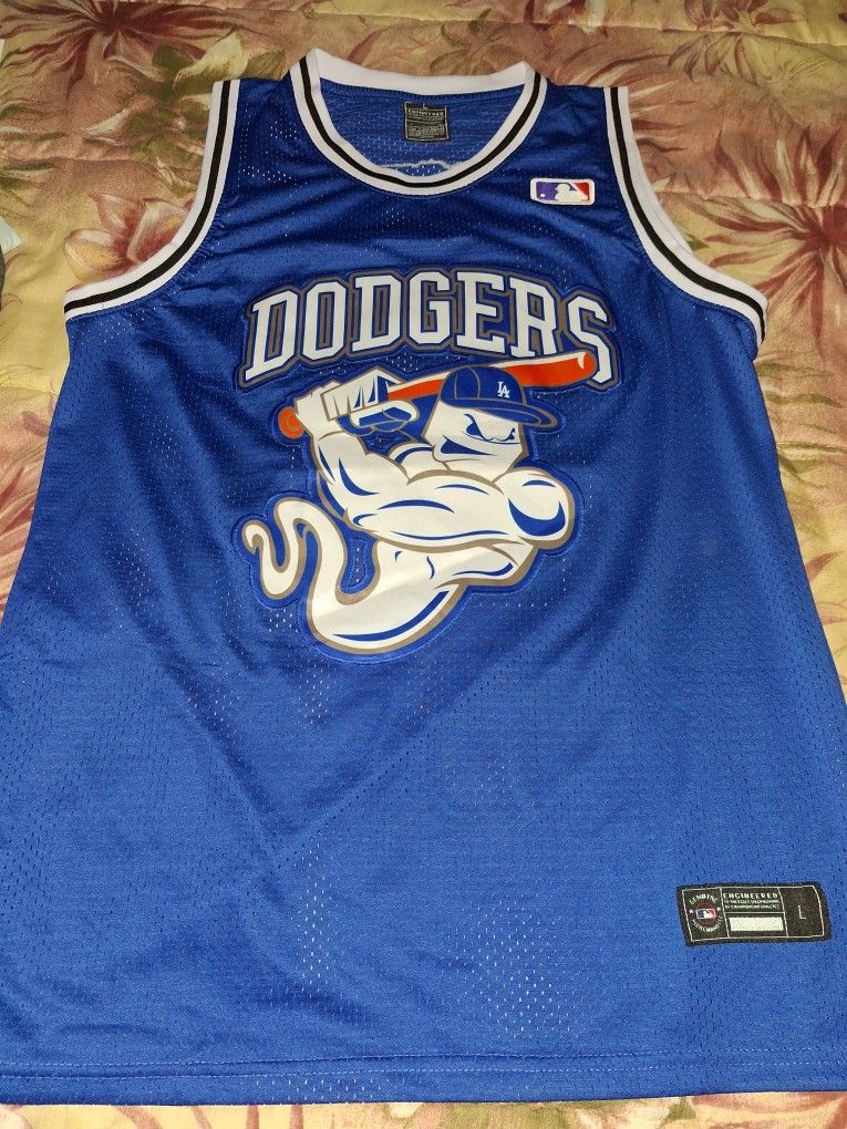 LOS ANGELES DODGERS CUSTOM BASKETBALL JERSEY SIZE LARGE...NEW & NEVER WORN...FULLY STITCHED...KEPT IN A SMOKE FREE HOME...$50 OBO...