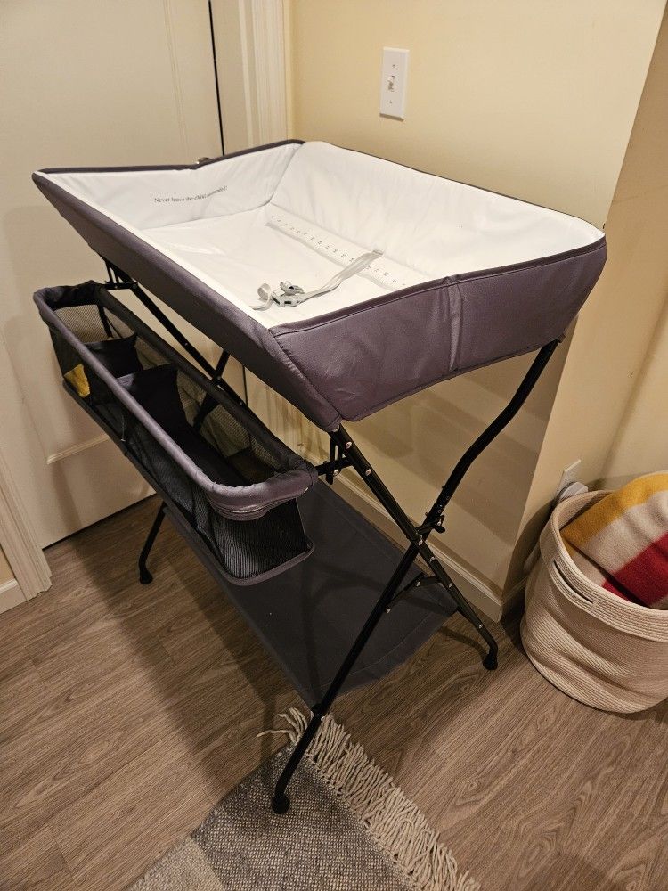 Foldable Changing Table