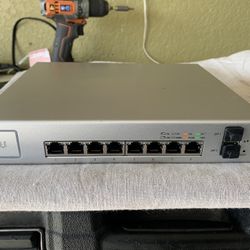 Ubiquti 8 Port Managed Network POE Switch