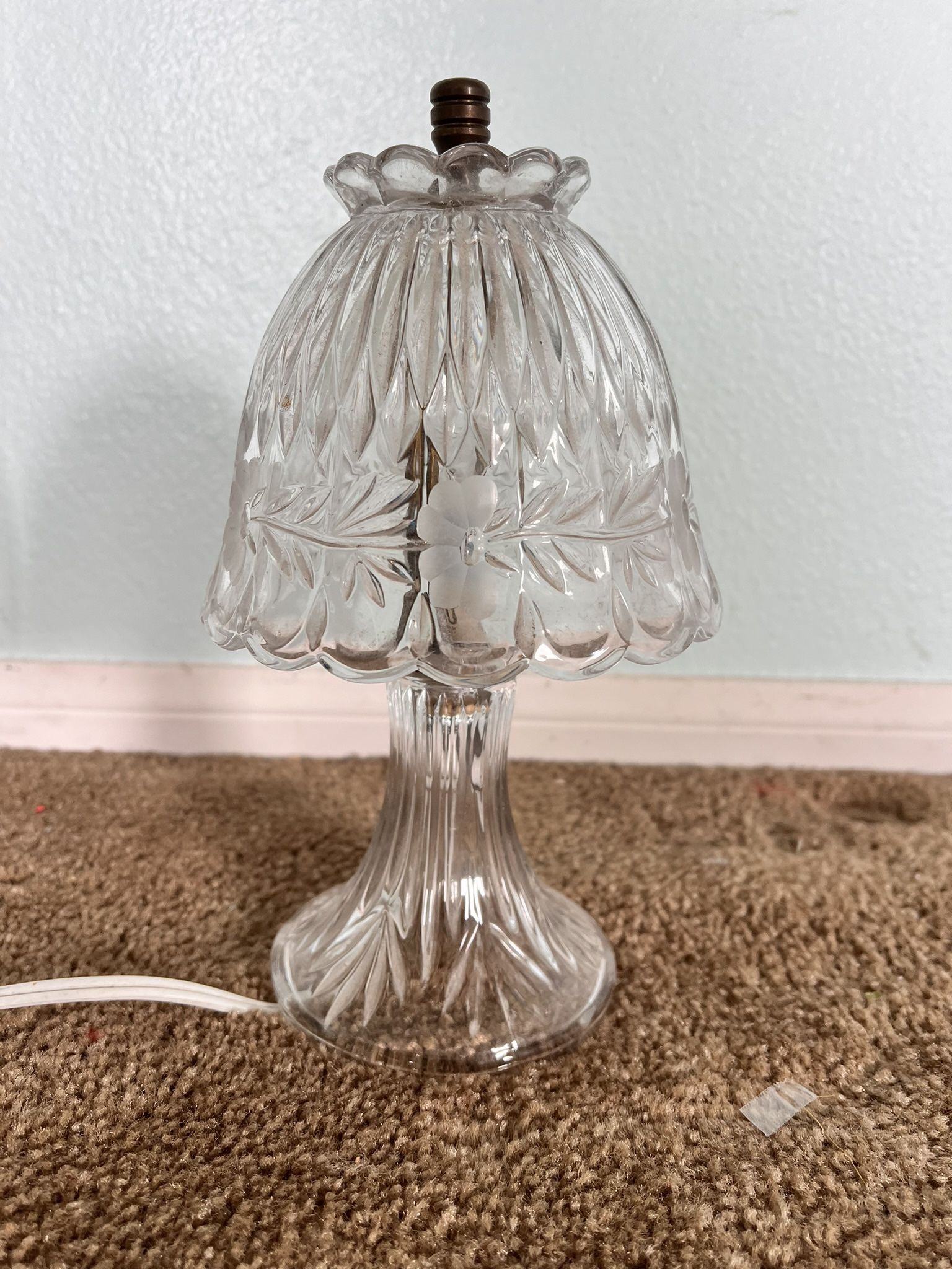 Vintage Antique Vintage Princess House Small Clear Etched Glass Floral Table Dresser Lamp