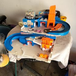 USED HOT WEELS DISPLAY USED NORMAL WEAR HABLO ESPAÑOL TANBIEN 