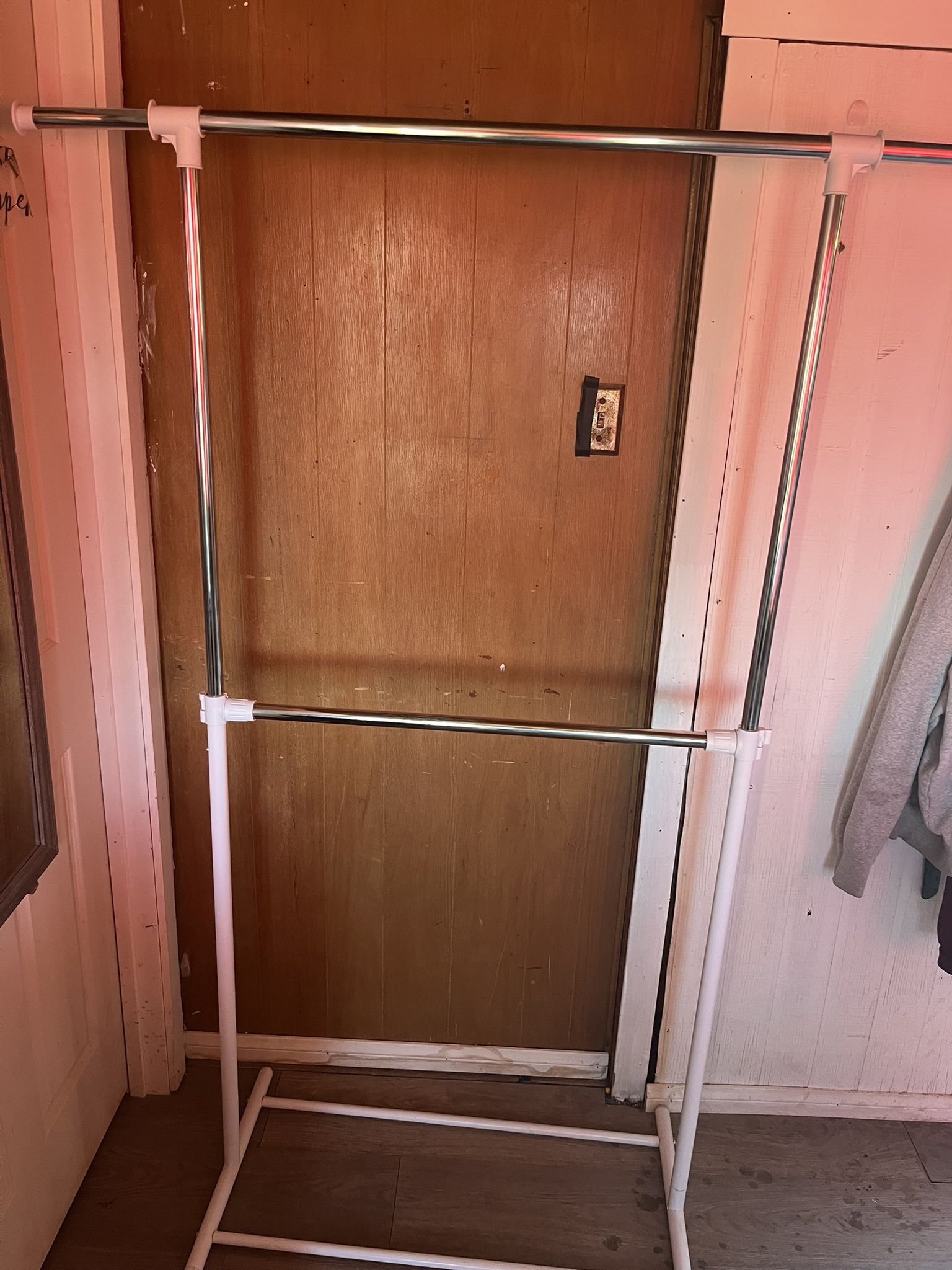 Clothes rack