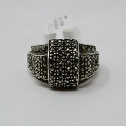 .925 Sterling Silver Ring With Dark Stones