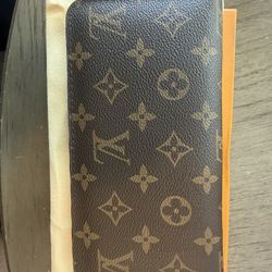 Women’s Zippy LV Wallet 