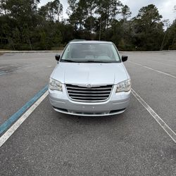 2009 Chrysler Town & Country