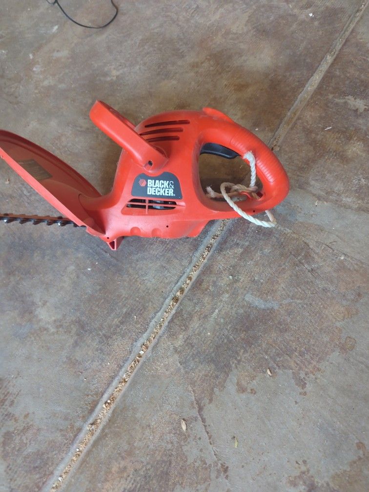Black And Decker Hedge Trimmer