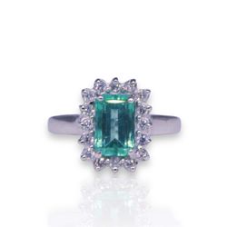 Colombian Emerald Engagement Ring 1,65 carats with 18K white gold