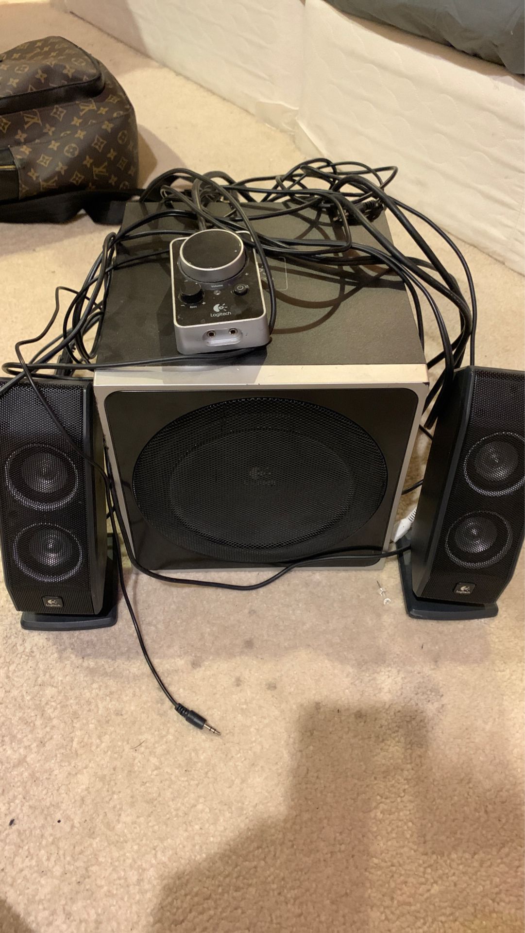 LOGITECH SPEAKERS AND SUBWOOFER WITH MIXER