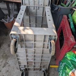 Rubbermaid Plastic Rolling Utility Cart