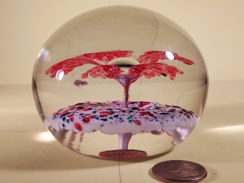 GLASS PAPERWEIGHT MURANO STYLE