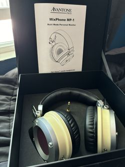 Studio Headphones - Avantone