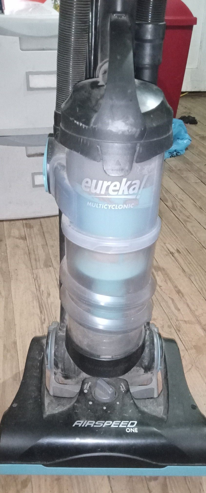 Eureka Upright Vacuum Cleaner 