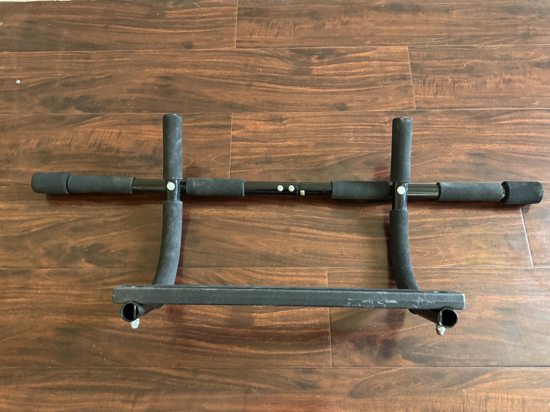 Pull Up Bar