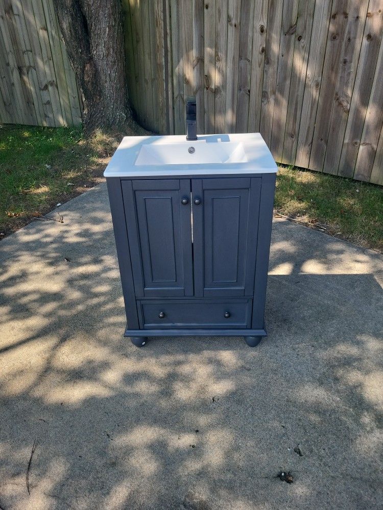 "New" 24" Bath Vanity Combo,