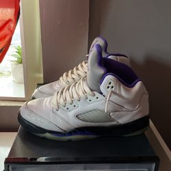 the brand is jordan retro concord jordan 5s size 7.5