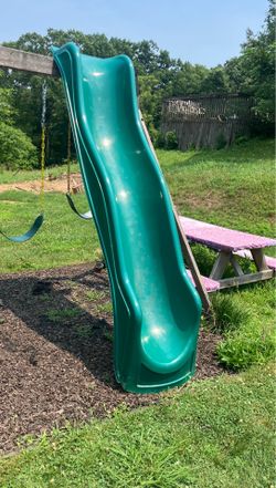 Excellent Used Condition Wave Slide 9/10 ft