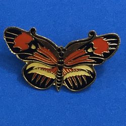 BUTTERFLY PIN BROOCH ⭐️⭐️⭐️⭐️⭐️VINTAGE TO FASHION  ESTATE FIND JEWELRY VINTAGE TO FASHION  
