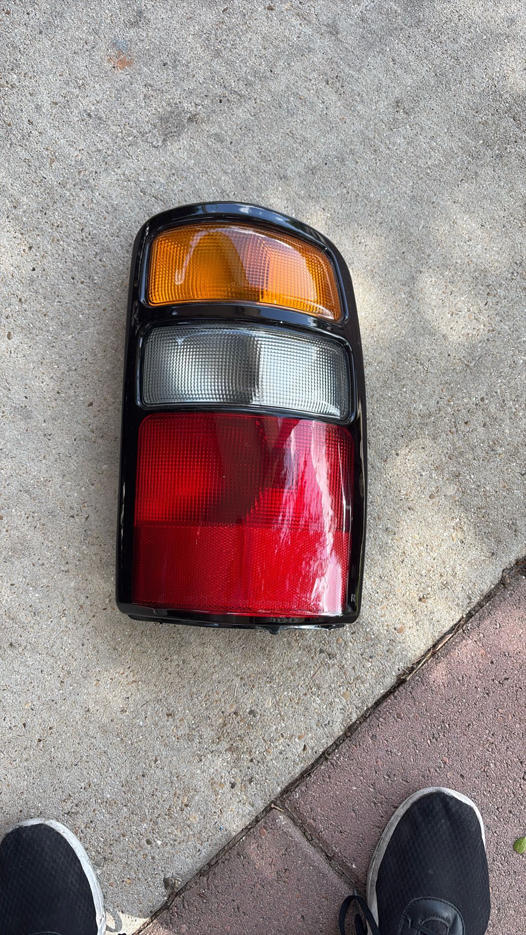 04-06 Passenger Side Taillight