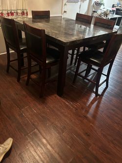 Beautiful High Dining Table (Comedor Alto)