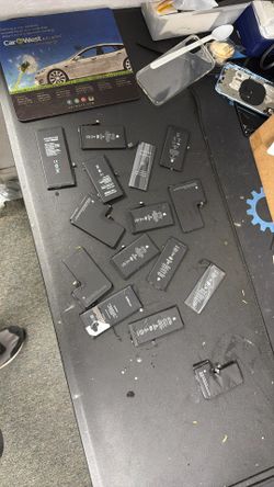 Used And New Battery Available For iPhones 📲 