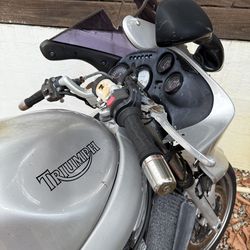 Triumph Sprint St. 955i (2002) Motorcycle