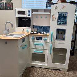 Play Kitchen
