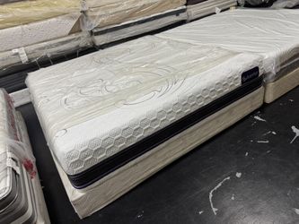 King Mattress Serta Iconfort 