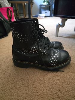 DR.MARTENS Size 5 Womens