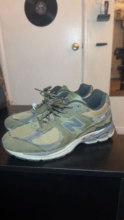 New Balance 2002r