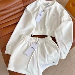 Beautiful Womans Shorts Set 