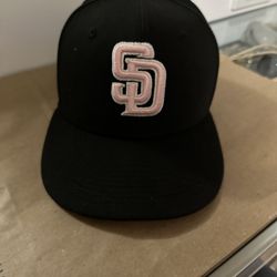 Fitted hat 