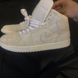 Jordan 1 Mid 