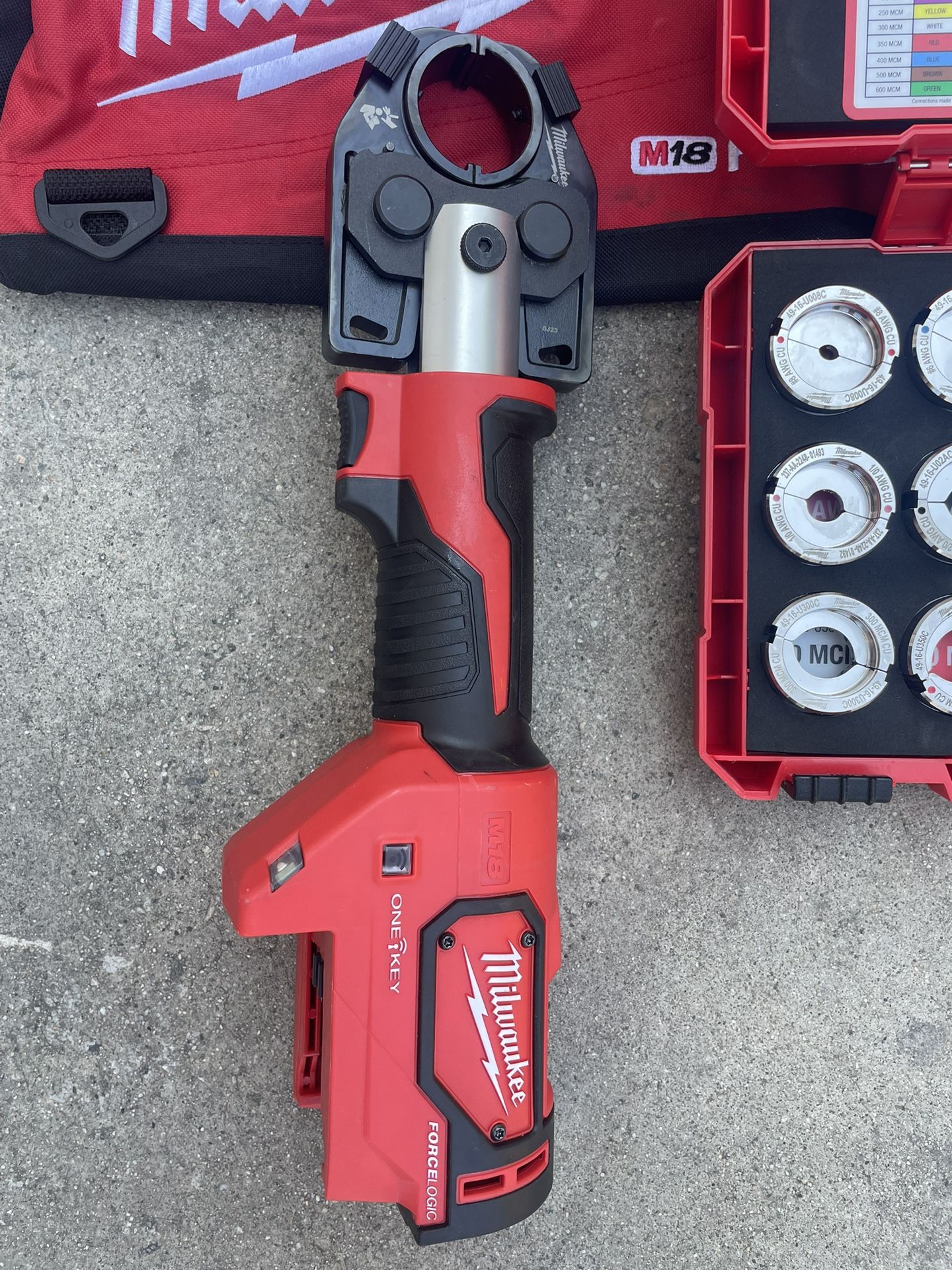 Milwaukee M18 18V Lithium Ion Cordless Force Logic 600 MCM Crimper