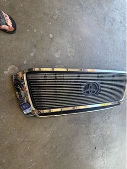 2012 Toyota Tundra Grill