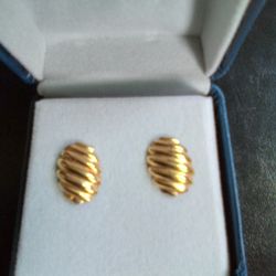 Gold Earrings 