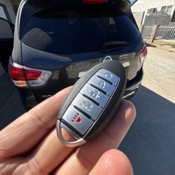 Llaves de Autos / Car Keys And Remotes